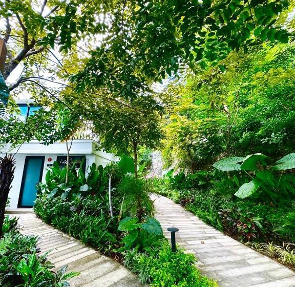 اتاق لوکس چهار تخته, Babylon Mini Resort