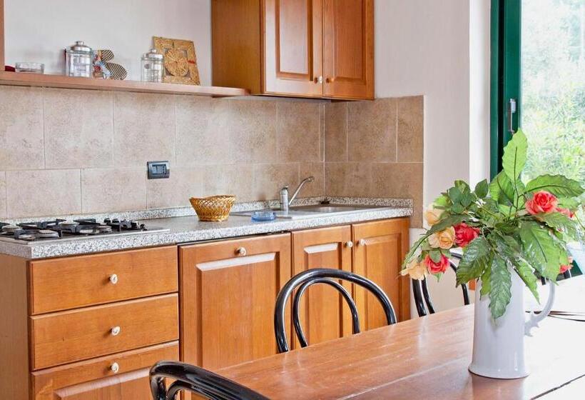 Апартаменты 1 Спальня, Isa Residence With Swimming Pool In Guardistallo Surrounded By Greenery