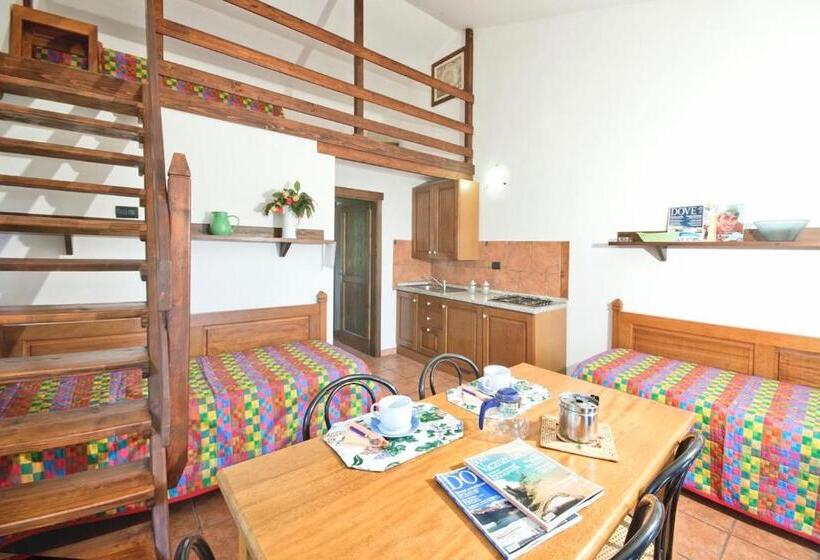 Апартаменты 1 Спальня, Isa Residence With Swimming Pool In Guardistallo Surrounded By Greenery