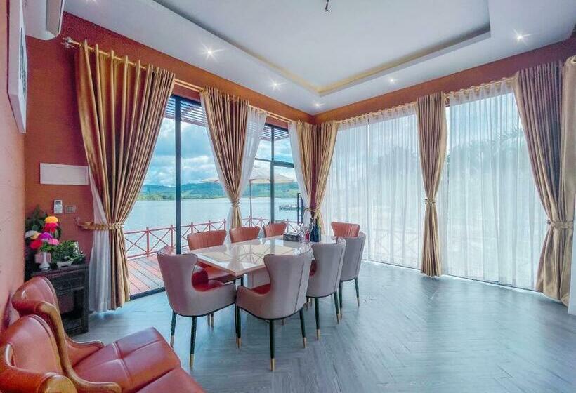 エクゼクティブスイート, Jet S Oudom Resort