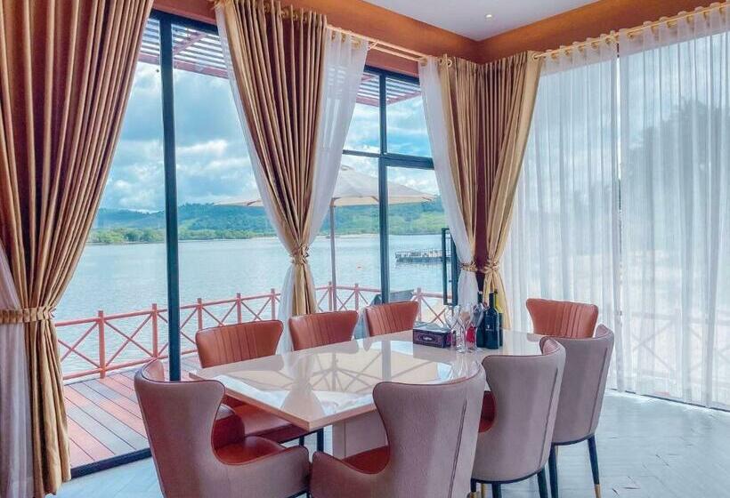 エクゼクティブスイート, Jet S Oudom Resort