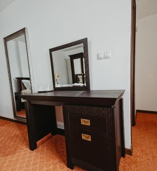 اتاق استاندارد با تخت بزرگ, Complex Turistic Constantin Bucovina