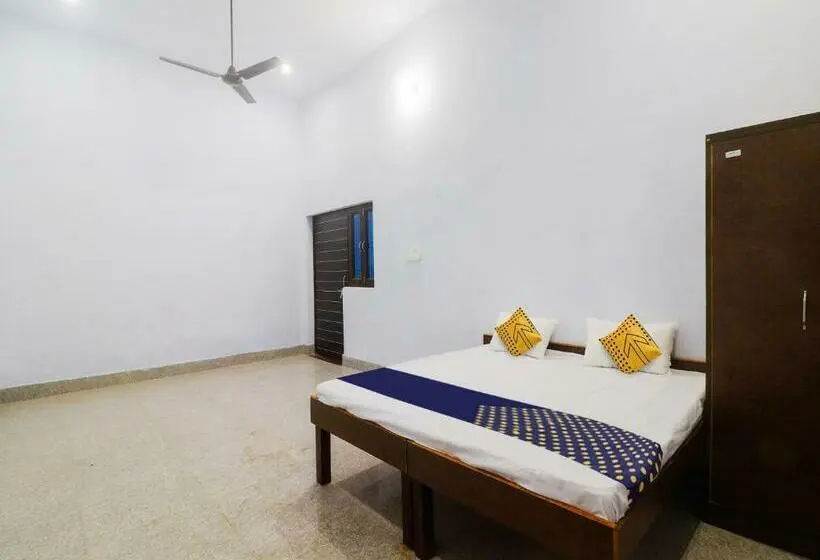 Classic Kolmen Hengen Huone, Spot On Bansal Resort
