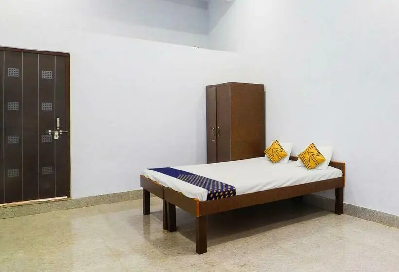 Classic Kolmen Hengen Huone, Spot On Bansal Resort