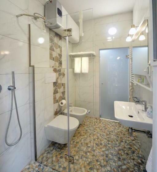 חדר סטנדרט עם מרפסת, Konak Rooms L Skanderbeg Square