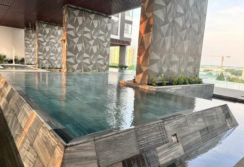 آپارتمان 1 خوابه, The Emerald Golf View