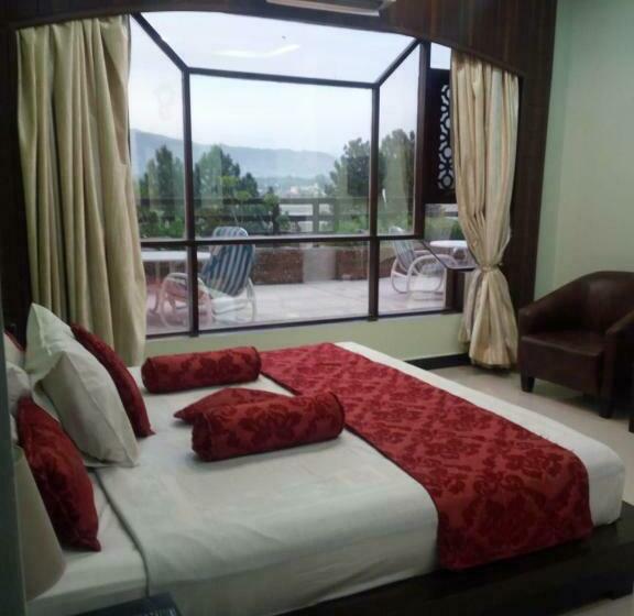 اتاق استاندارد با تخت بزرگ, Burj Al Swat