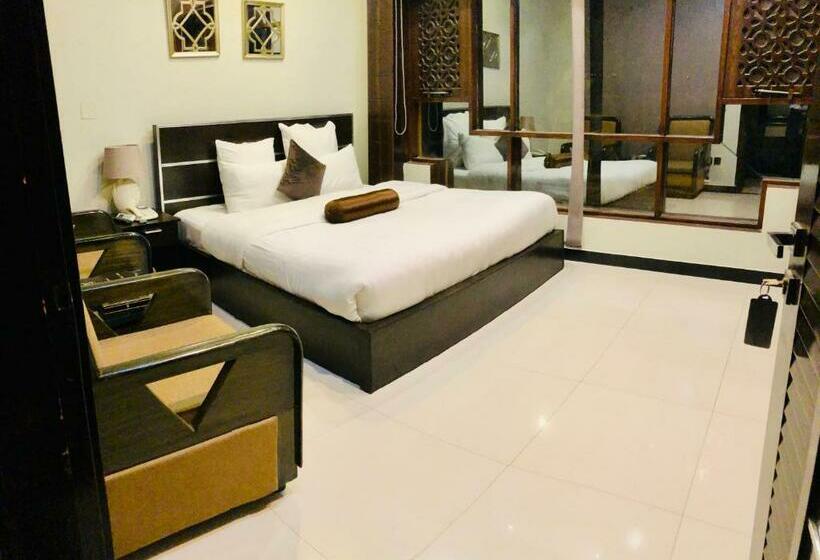 اتاق استاندارد با تخت بزرگ, Burj Al Swat