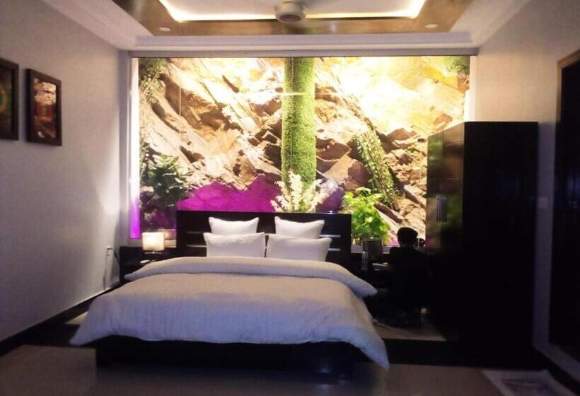 اتاق سوپریور با تخت بزرگ, Burj Al Swat