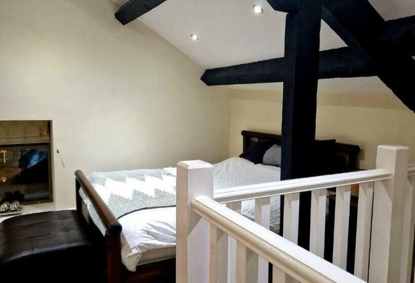 חדר דחוקס עם מיטת קינג, The Garden Bar Rooms