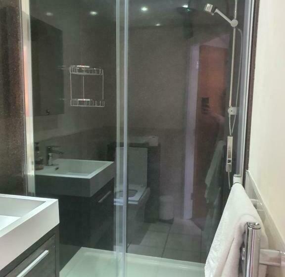 デラックスルーム, The Garden Bar Rooms