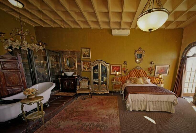 Номер Стандарт, Bygracealone Manor