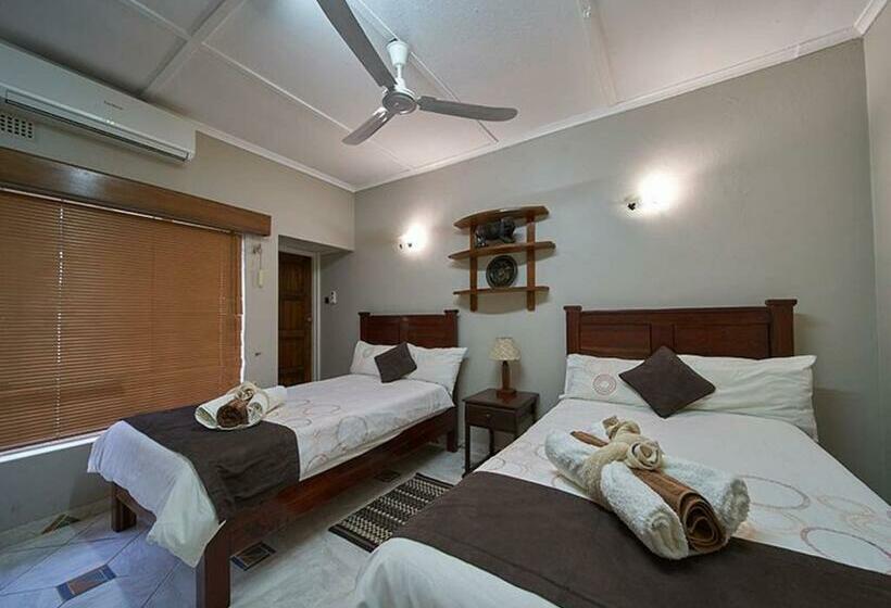 اتاق استاندارد, Room In Villa Zambezi Family Lodge Buffalo Room