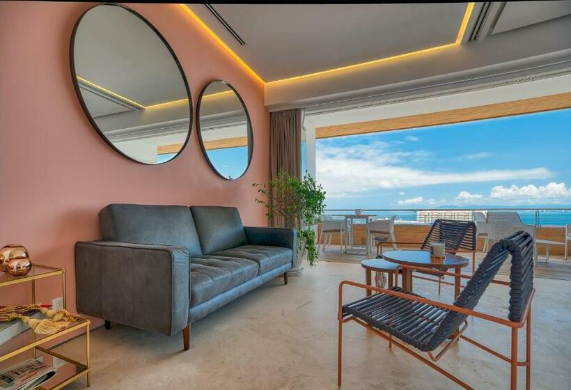 带1个卧室的带阳台的公寓, Maxwell Collection Romantic Zone