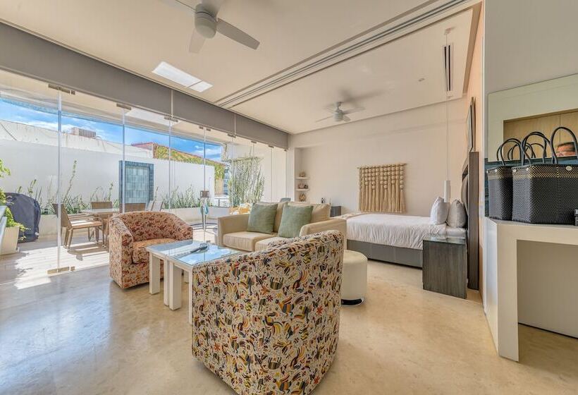 带1个卧室的带阳台的公寓, Maxwell Collection Romantic Zone