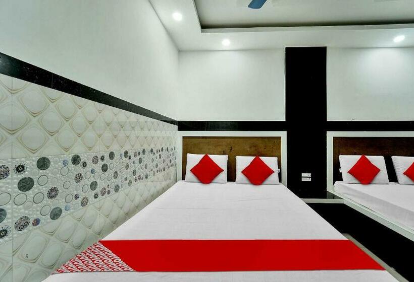 トリプルクラシックルーム, Flagship Dn Daya Vatika