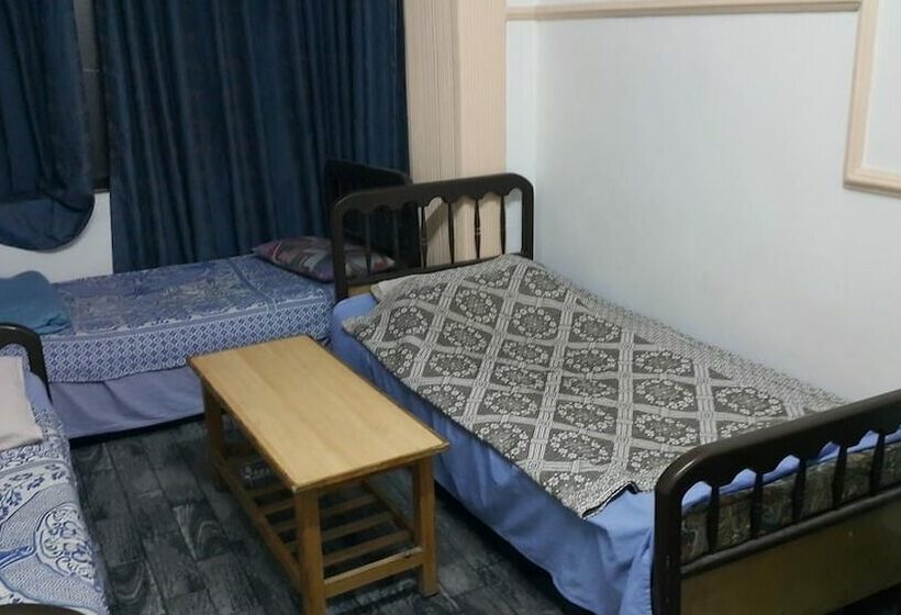 اتاق استاندارد سه نفره, Al Adel Hostel