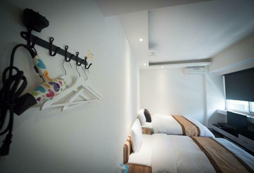 اتاق کلاسیک سه تخته, 237