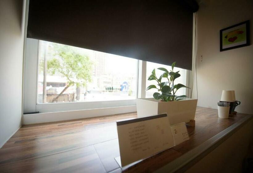 اتاق کلاسیک سه تخته, 237