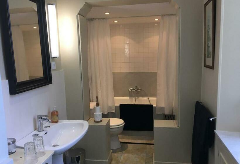 جناح جونيور مطل على الحديقة, B&b Le Jardin De Carco