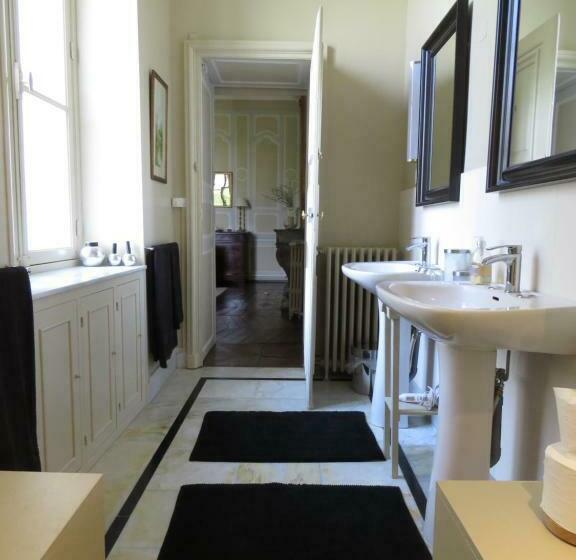 جناح جونيور مطل على الحديقة, B&b Le Jardin De Carco