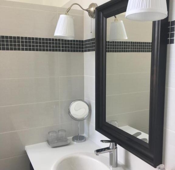 غرفة قياسية مطلّة علي الحديقة, B&b Le Jardin De Carco