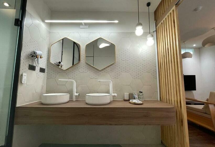 اتاق لوکس, Green Inn Kaohsiung