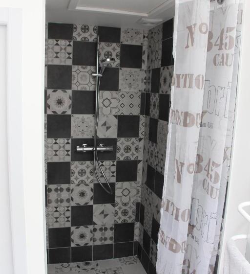 １ベッドルームハウス, Auberge De Keringar