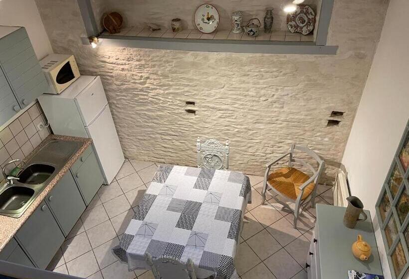 スタンダードスタジオ, Auberge De Keringar