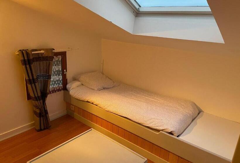 スタンダードスタジオ, Auberge De Keringar