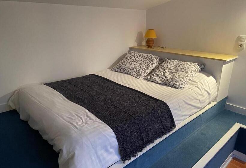 スタンダードスタジオ, Auberge De Keringar