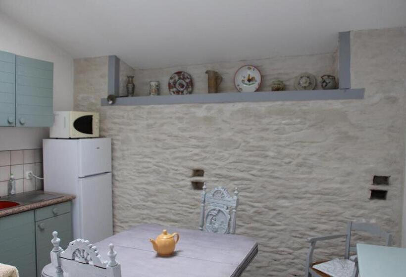 Студия Стандарт, Auberge De Keringar