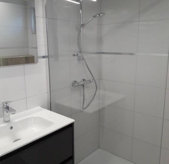 ２ベッドルームハウス, Auberge De Keringar