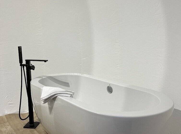 キャビン, La Villa Tosca