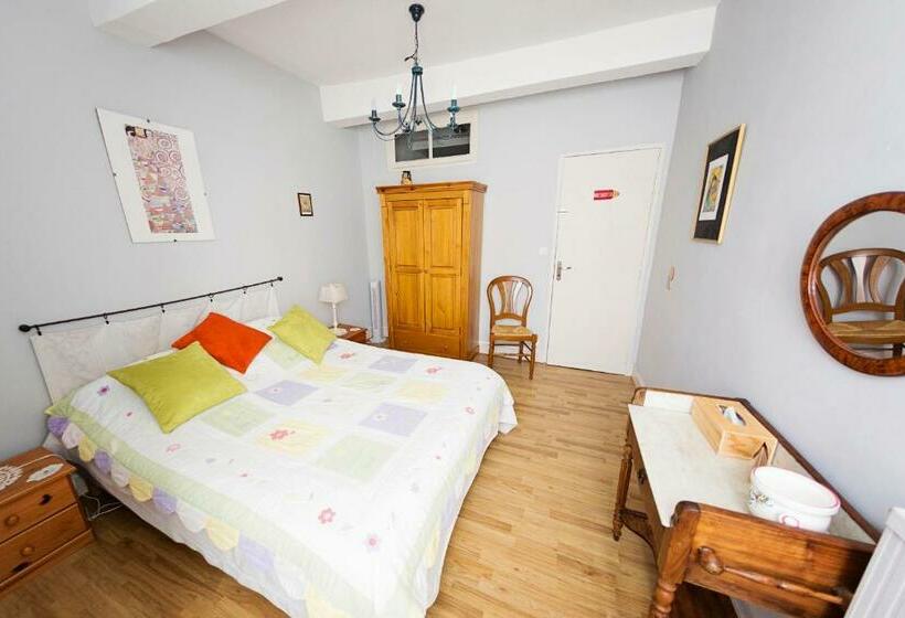 スイート, L'arche Des Chapeliers