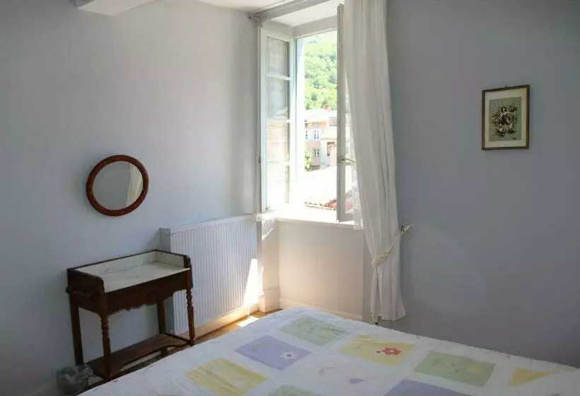 スイート, L'arche Des Chapeliers