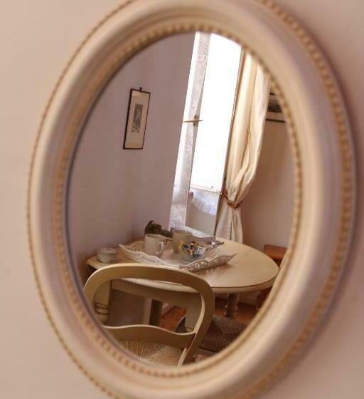 スイート, L'arche Des Chapeliers