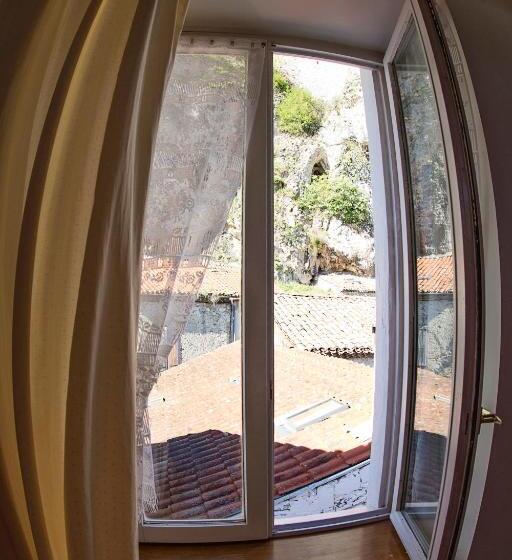 スイート, L'arche Des Chapeliers