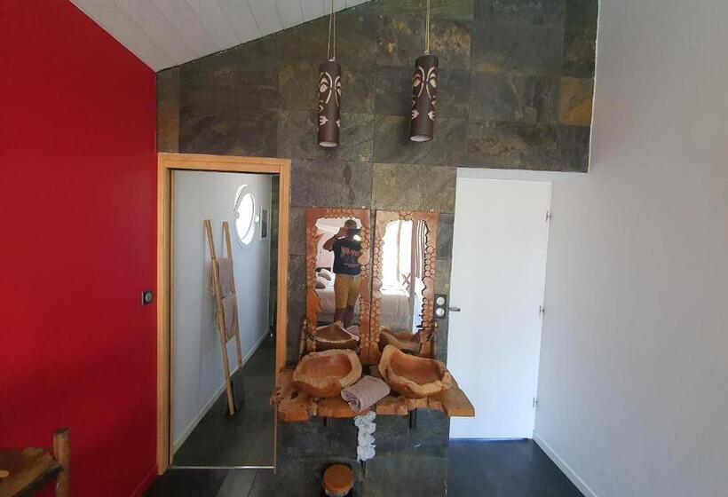 سوییت با چشم‌انداز استخر, Villa Bora Bora