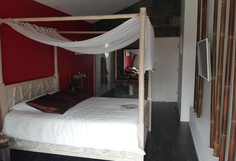 سوییت با چشم‌انداز استخر, Villa Bora Bora