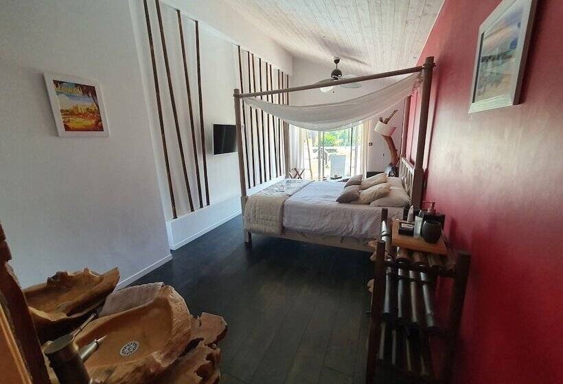 جناح مطلّ علي حمام السباحة, Villa Bora Bora