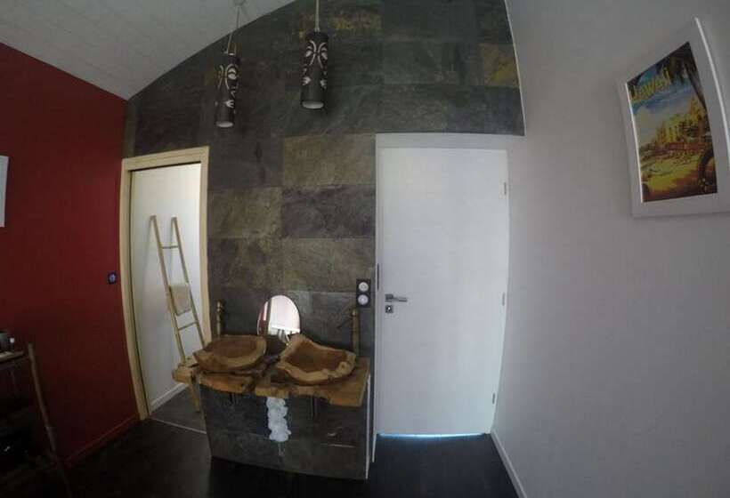 سوییت با چشم‌انداز استخر, Villa Bora Bora