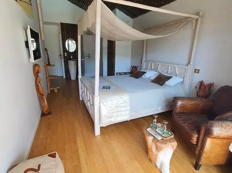 Standard-huone Allasnäkymä, Villa Bora Bora