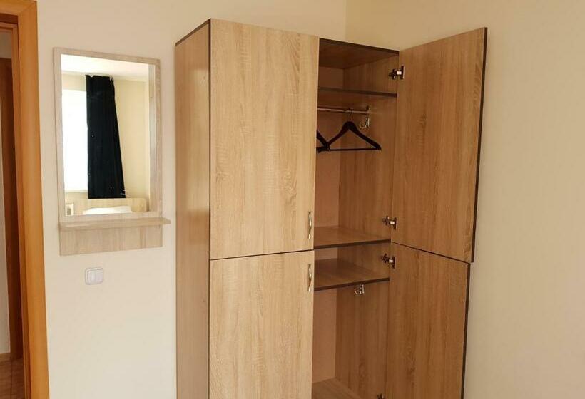 اتاق استاندارد, Hostel Nomad 4x4