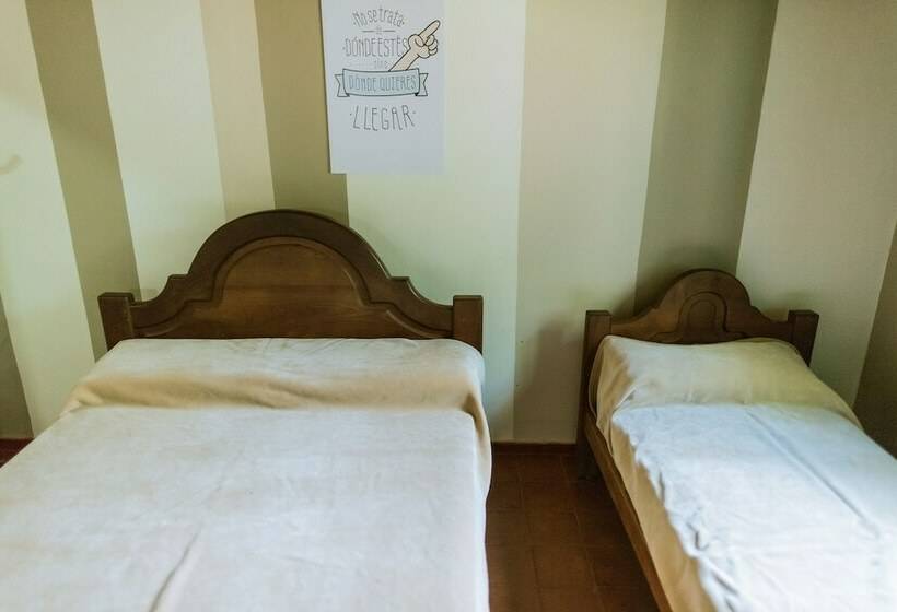غرفة قياسية ثلاثية, Hostel Valle Fertil