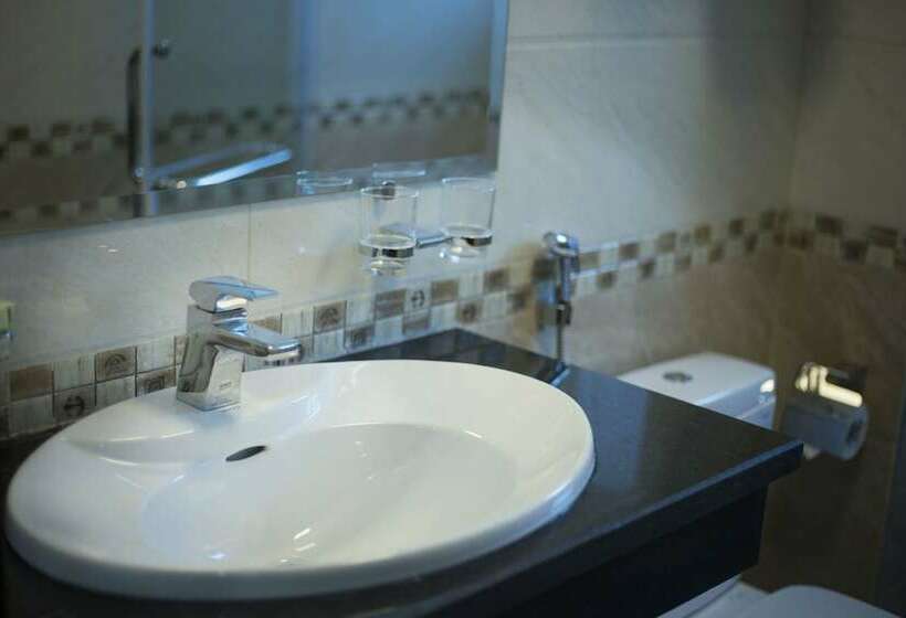 اتاق سوپریور, Cao Minh