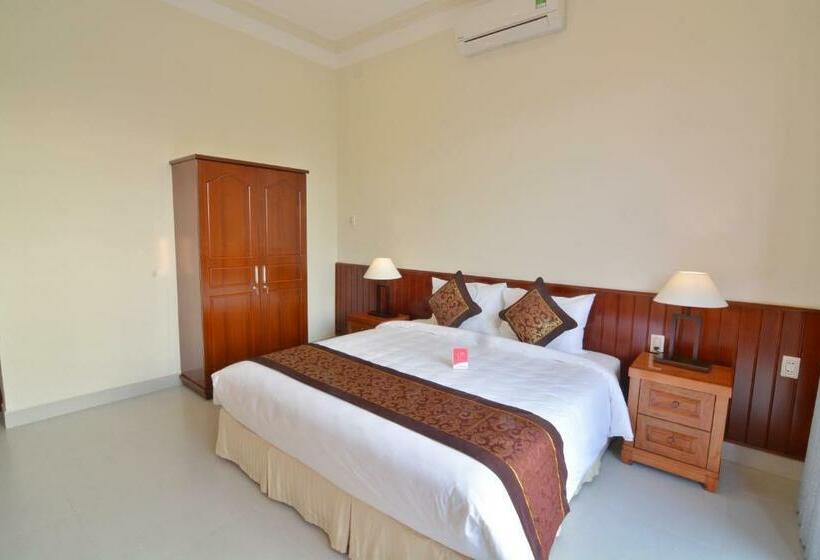 اتاق لوکس با چشم‌انداز شهر, Redrose Villa