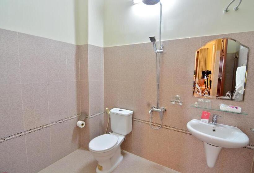 اتاق استاندارد سه نفره, Redrose Villa