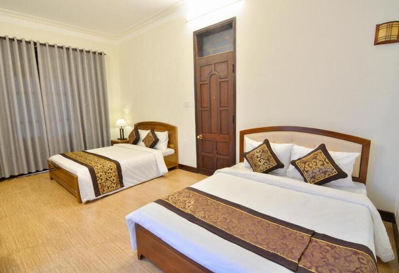 اتاق استاندارد سه نفره, Redrose Villa