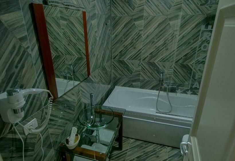 스탠다드 룸, Rozafa